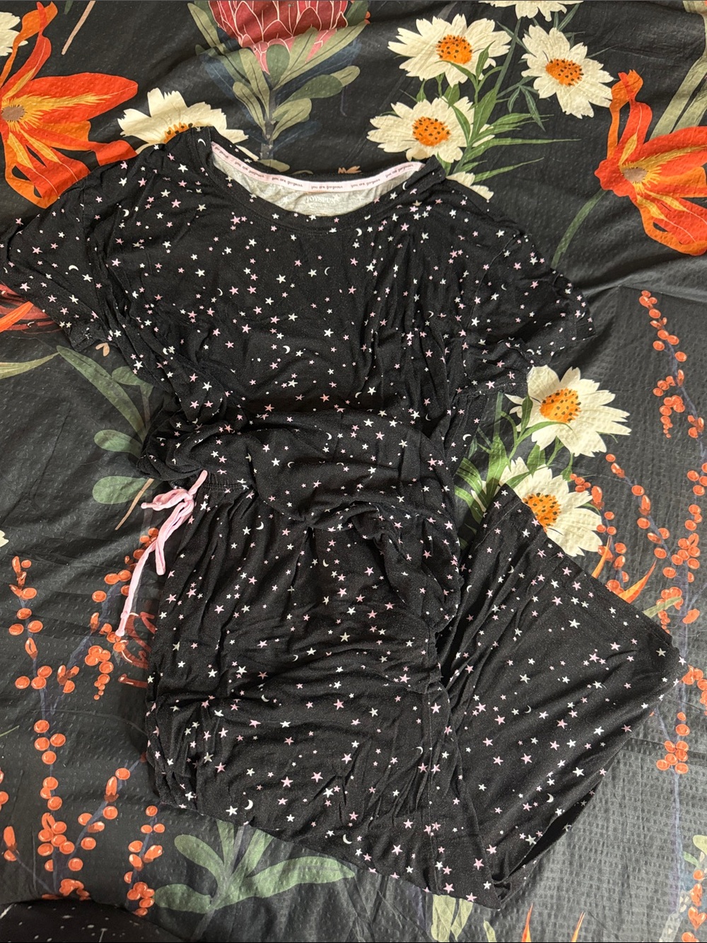 Joys in L Black Star-Print Women's Pajama Set with Pink Accents Capri length